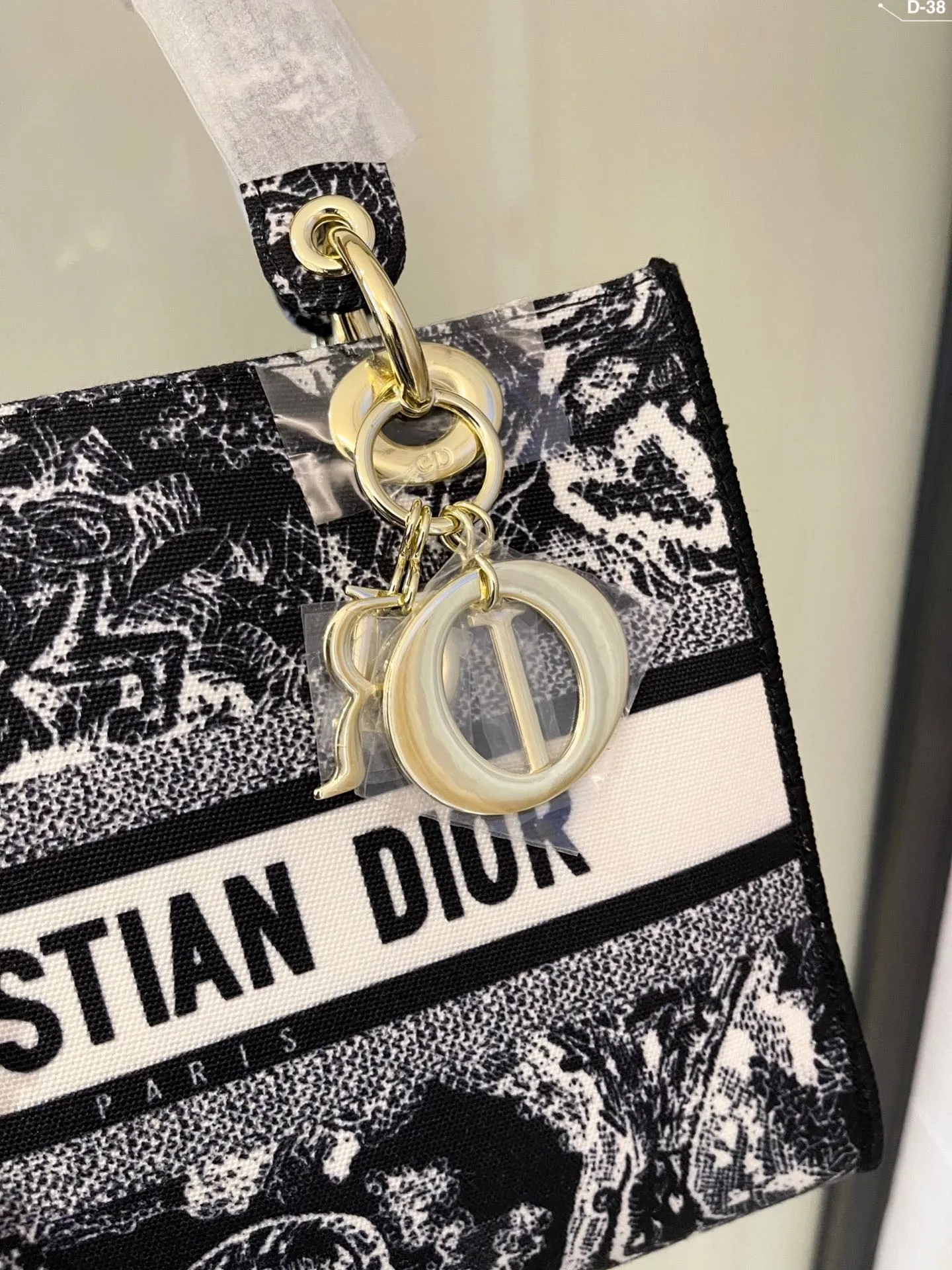 Designer Handbags DR 301