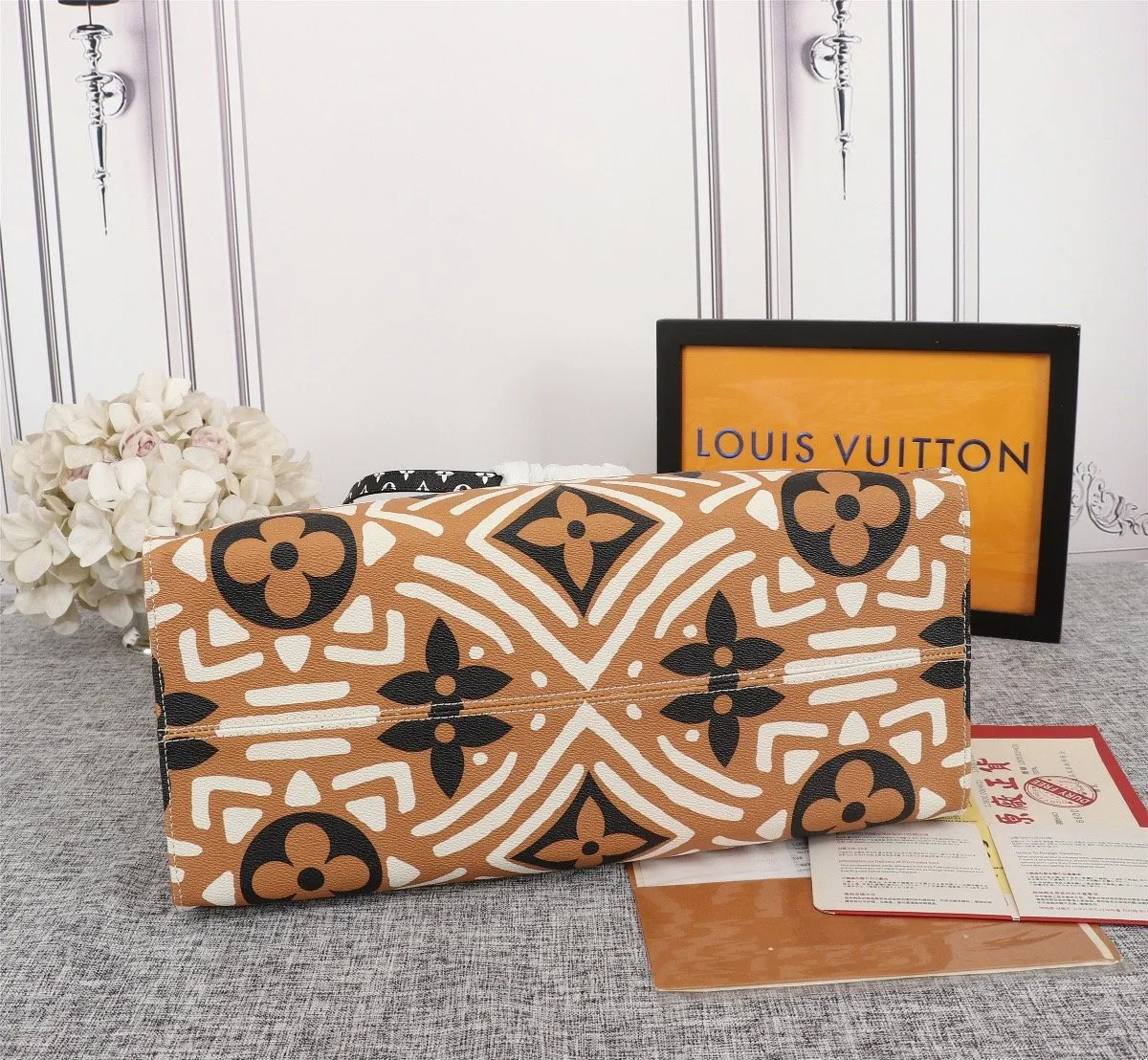 Designer Handbags LN 184