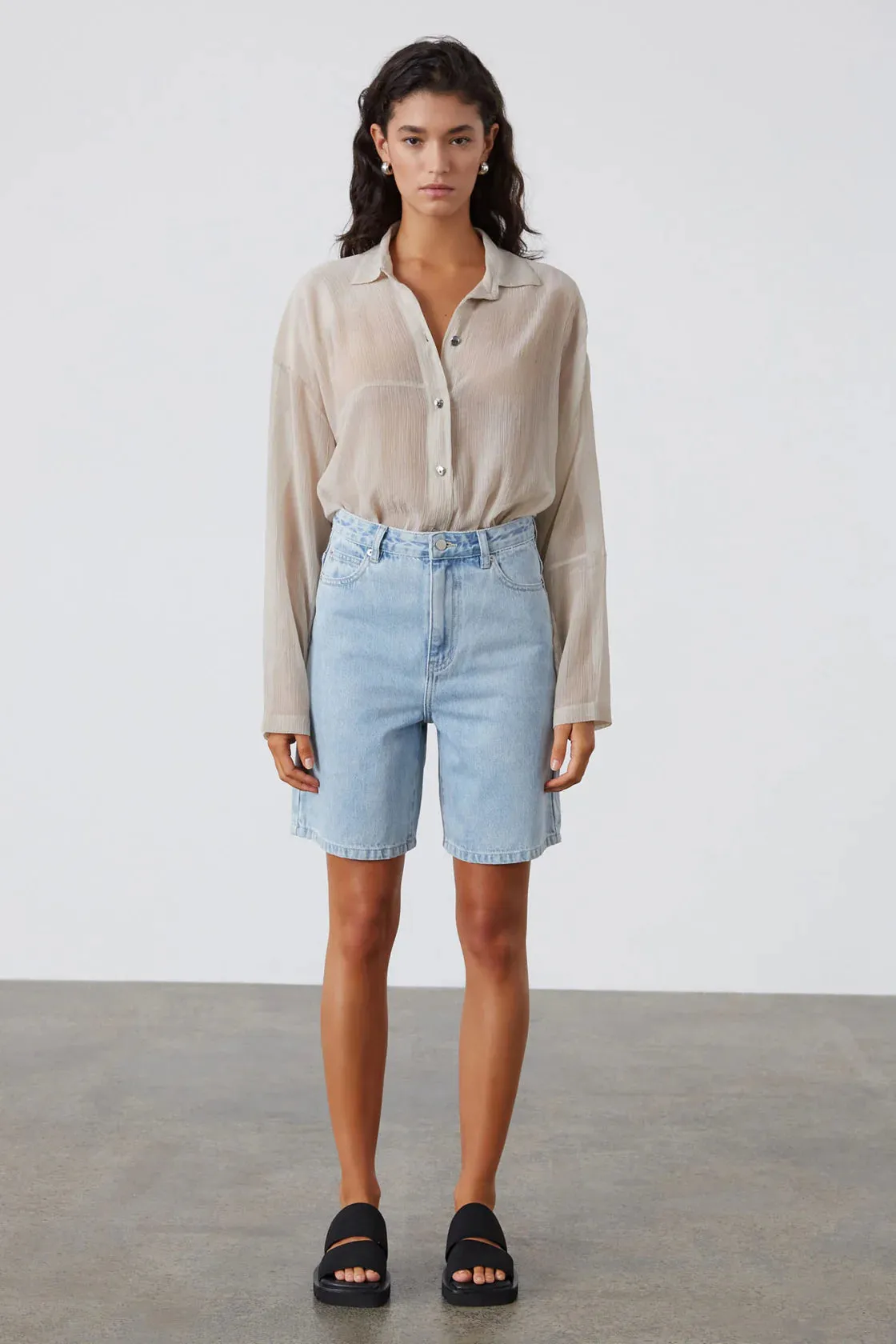 Recycled Cotton Walk Short - Light Wash